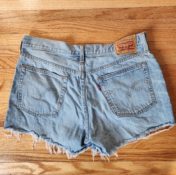 Levi's 501 shorts - Picture 2 of 4